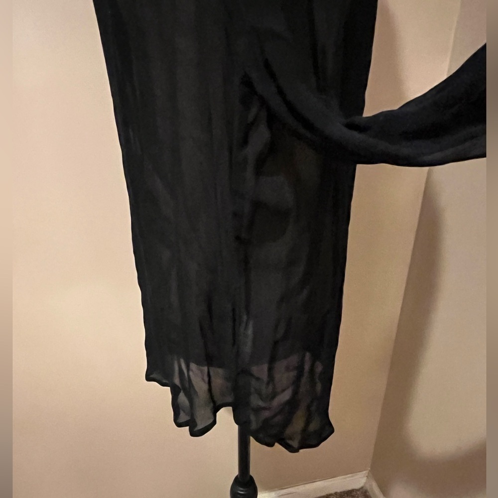 Karen Kane Embellished Black Sheer V Neck Top, size Large - Picture 4 of 9